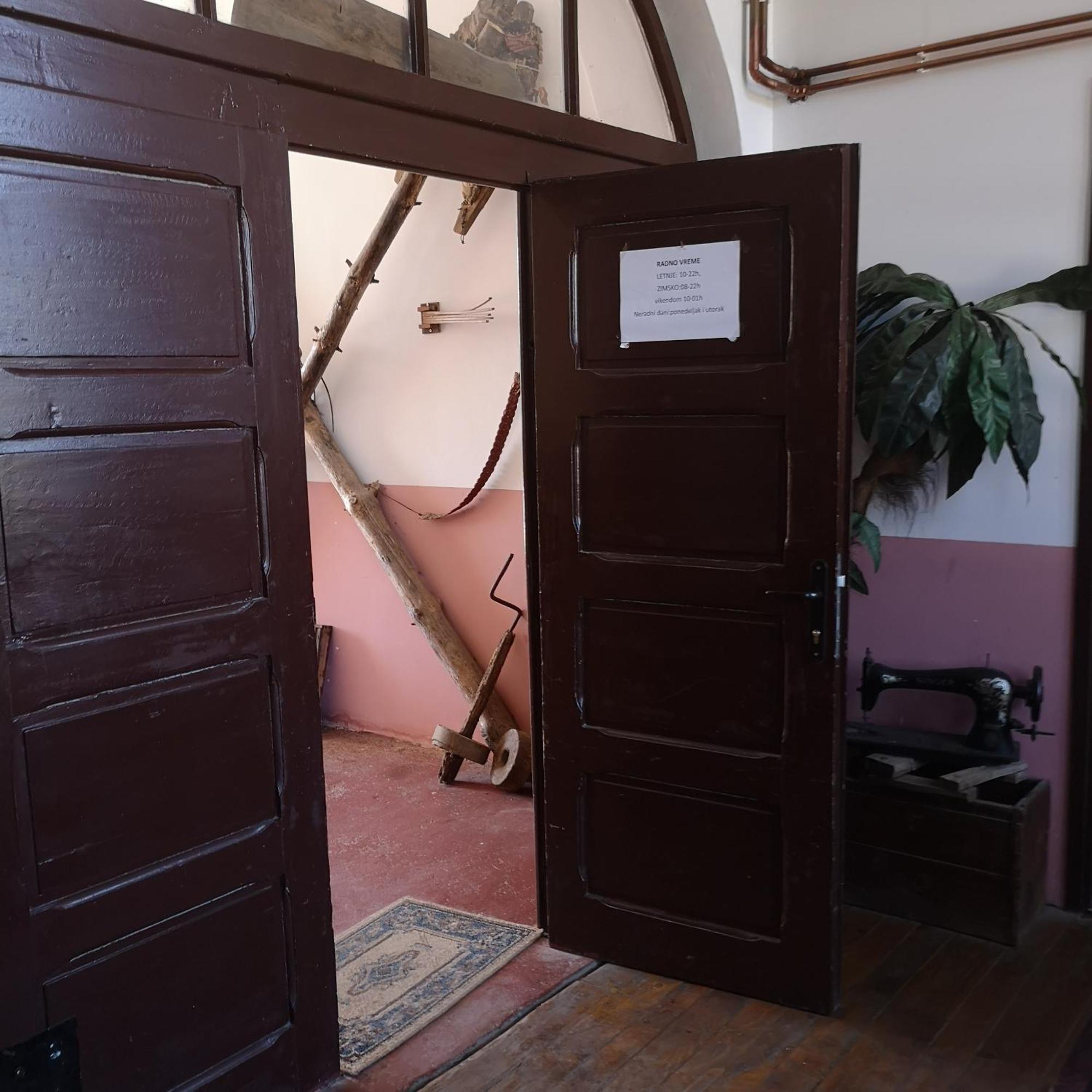 Hotel Etno Konak Angela Kalna Esterno foto