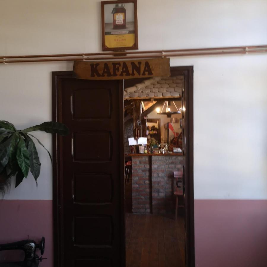Hotel Etno Konak Angela Kalna Esterno foto